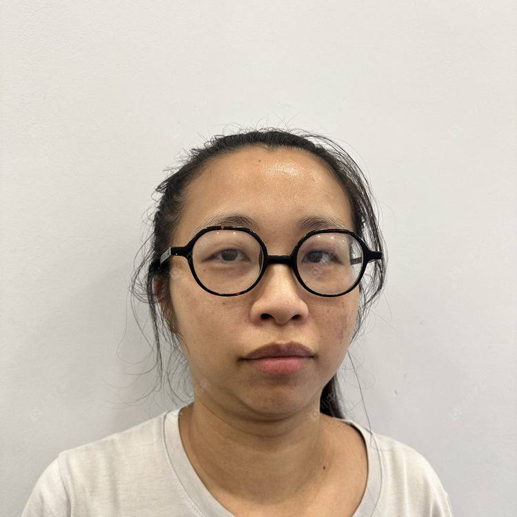租房经纪人罗梦婷