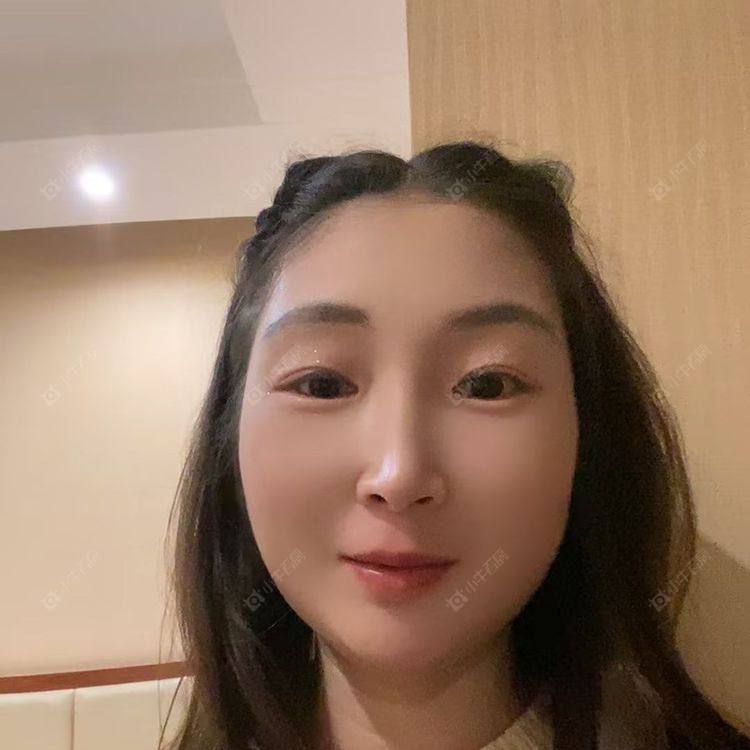 二手房经纪人杨凤婷